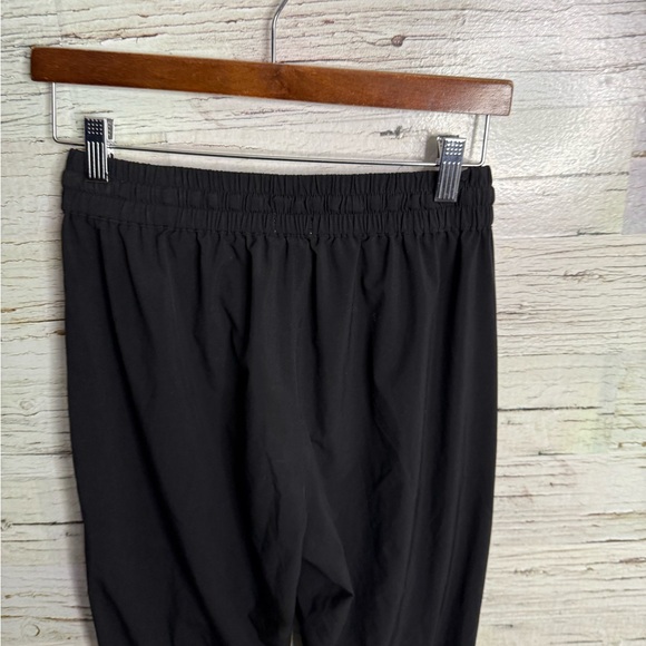 Aritzia TNA - Speed Jogger small black pants - Picture 5 of 7